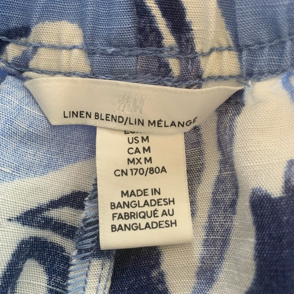 H&M Linen-blend Pull-on Shorts blue and white - medium - Picture 7 of 7